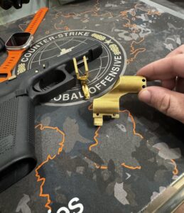 pozłacanie broni palnej