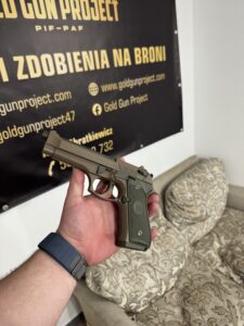 malowanie broni palnej piscolet