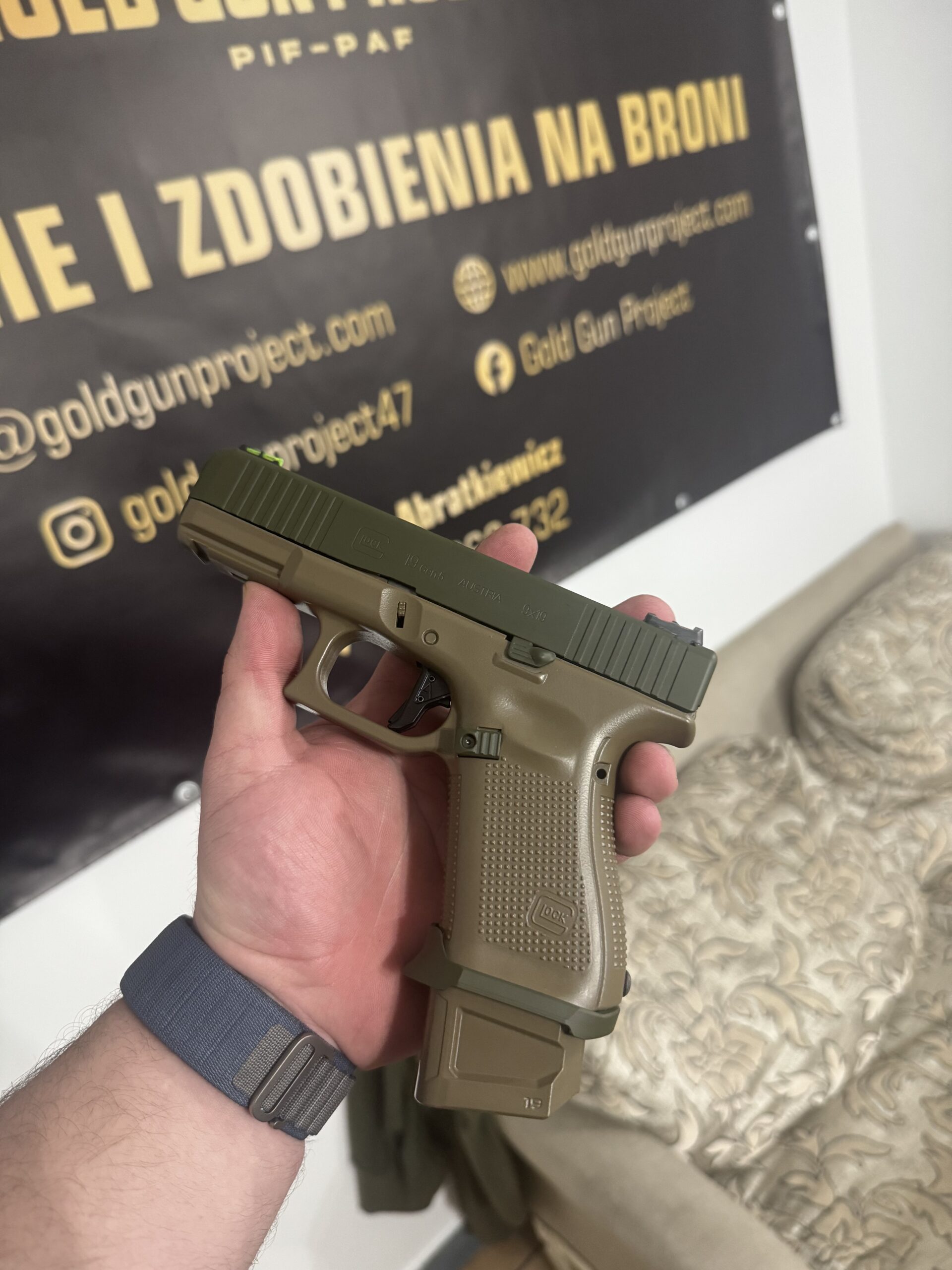 malowanie broni palnej piscolet bok lewy