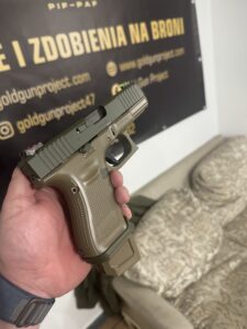 malowanie broni palnej piscolet bok prawy