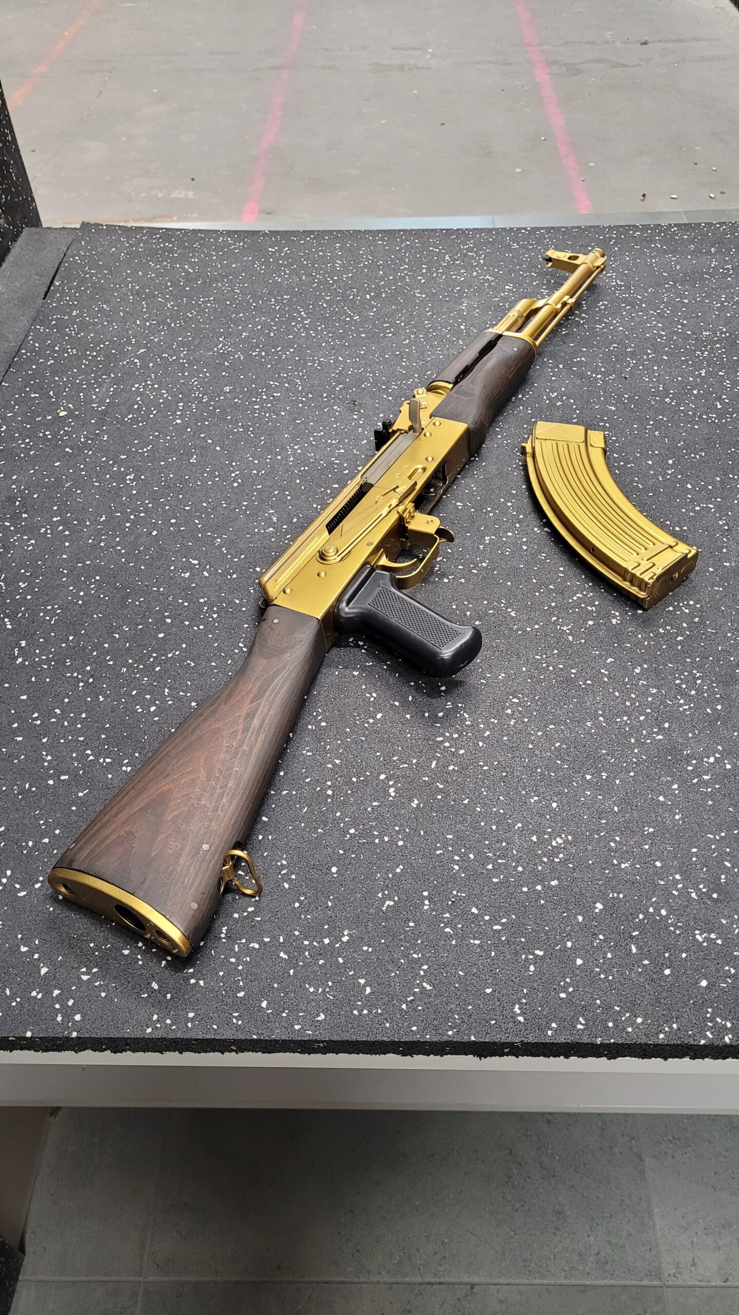 malowanie i pozlacanie broni palne ak47